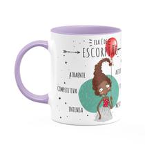 Caneca Signos Cartoon - Ela é de Escorpião - B-lilac - M2 Caneca Signos Cartoon - Ela é de Escorpião - B-lilac - M2