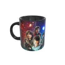Caneca Stranger Things Preta