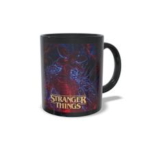 Caneca Stranger Things Série Demogorgon Toda Preta