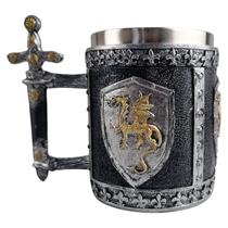 Caneca Temática Medieval Com Dragão Dourado E Alça De Espada