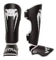 Caneleira De Proteção Muay Thai Mma Edição Giant Brasil Preto - Venum Caneleira De Proteção Muay Thai Mma Edição Giant Brasil Preto - Venum