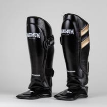 Caneleira Profissional Pro Preto e Dourado Muay Thai e Kickboxing Maximum Caneleira Profissional Pro Preto e Dourado Muay Thai e Kickboxing Maximum
