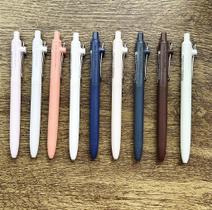 Caneta Rollerball Uni-Ball Zento - Ponta 0.7mm - Tinta Preta Caneta Rollerball Uni-Ball Zento - Ponta 0.7mm - Tinta Preta