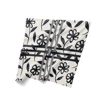 Canga Saída Praia Estampa Floral Preta/Branca 125X125cm Bali Canga Saída Praia Estampa Floral Preta/Branca 125X125cm Bali