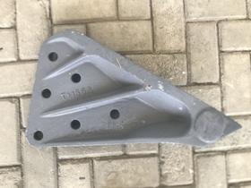 Canto T1156a Lamina Escavadeira John Deere 6 Furos Fundido Esquerdo