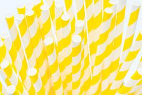 Canudos de Papel Branco com Listras Amarelo - 10 Unidades - Loja Malu