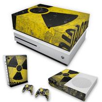 Capa Anti Poeira e Skin Compatível Xbox One S Slim - Radioativo