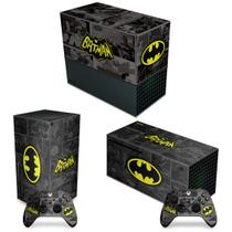 Capa Anti Poeira e Skin Compatível Xbox Series X Horizontal - Batman Comics