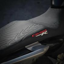 Capa banco de moto emborrachada 3D Preta universal CB300