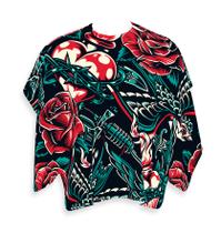 Capa Barbeiro Rosas e Corações Estilo Tattoo Cetim 156x146cm Capa Barbeiro Rosas e Corações Estilo Tattoo Cetim 156x146cm