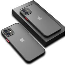 Capa Capinha Case Premium Preta Translúcida com Proteção de Câmera para iPhone 15, iPhone 15 Pro e iPhone 15 Pro Max