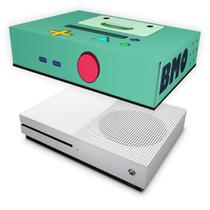 Capa Compatível Xbox One S Slim Anti Poeira - BMO Hora de Aventura - Pop Arte Skins