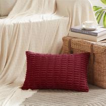 Capa de almofada decorativa de veludo cotelê Fancy Homi Wine Red 30x60 cm Capa de almofada decorativa de veludo cotelê Fancy Homi Wine Red 30x60 cm