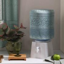 Capa de Galão de Agua Interlar Em Renda Retro 20 Litros Pistache Capa de Galão de Agua Interlar Em Renda Retro 20 Litros Pistache