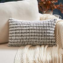 Capa de travesseiro Aeckself Boho Chenille tufada 30x50cm preta cinza