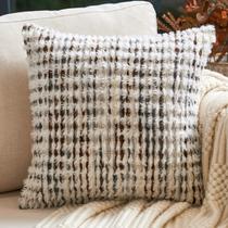 Capa de travesseiro Aeckself Boho Chenille tufada 45x45cm marrom branca