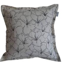 Capa Decorativa p/ Almofada 43x43cm Floral Luxo Preta/ Cinza e Cru com Abas Capa Decorativa p/ Almofada 43x43cm Floral Luxo Preta/ Cinza e Cru com Abas