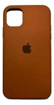 Capa iPhone 11 Silicone Aveludada Marrom Lisa