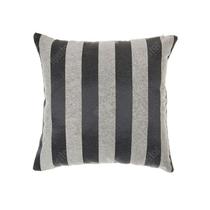 Capa Para Almofada Em Tecido Jacquard Preto E Cru Listrado Capa Para Almofada Em Tecido Jacquard Preto E Cru Listrado