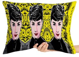 Capa Premium para Travesseiro ou Almofada audrey hepburn atriz eua Capa Premium para Travesseiro ou Almofada audrey hepburn atriz eua