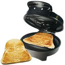 Capacete Darth Vader para Waffle Maker Uncanny Brands Star Wars