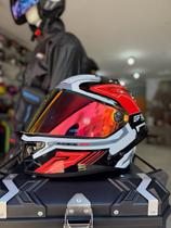 Capacete Gp Tech Bco/azul Pilot Stream com Spoiler Removível Capacete Gp Tech Bco/azul Pilot Stream com Spoiler Removível