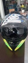 Capacete helt avante com oculos