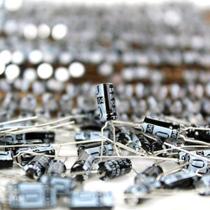 Capacitor Eletrolítico B41821 10Uf (M) 50V 85C 500 Pçs