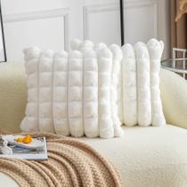 Capas de almofada Neelvin Cream White Faux Fur 45 x 45 cm, 2 unidades