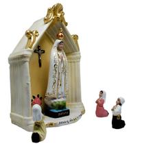 Capelinha com Imagem de Nossa Senhora de Fátima e os Três Pastorinhos