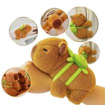 Capivara De Braço Pelúcia Abraçadora Fofa, Macia e Perfeita para Presentear Capivara De Braço Pelúcia Abraçadora Fofa, Macia e Perfeita para Presentear