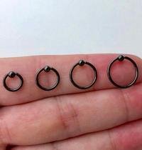 CAPTIVE TITÂNIO PVD PRETO BOLINHA - Argola de Piercing