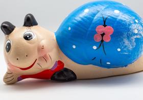 Caracol em cerâmica decorado