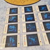 Cards Constelações Zodiacais (12un) + Porta Card de MDF