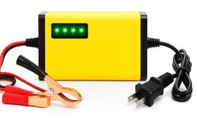 Carregador de Bateria Automotivo 2A Inteligente Bivolt 12V Carregador de Bateria Automotivo 2A Inteligente Bivolt 12V