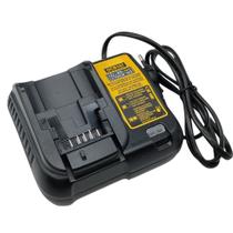 Carregador de Bateria DCB107-BR Bivolt Compatível com Parafusadeira DeWalt DCD776-BR Tipo 1