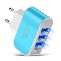 Carregador de Telefone USB Triplo com Plugs UE e EUA - Adaptador de Viagem 3 Portas