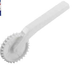 Carretilha Fechador e Cortador de Massa de Pastel Plástico- Branco - hm utilidades