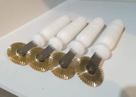 carretilha profissional para pasteleiros kit com 4 unidades