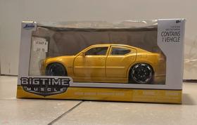 Carrinho de coleccionador realista: 2006 dodge charger srt8 Carrinho de coleccionador realista: 2006 dodge charger srt8