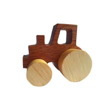 Carrinho de madeira - TRATOR - Marrom - A Casa da Criança