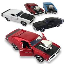 Carrinho De Metal Charger R/t 1970 1:32 Die-cast A Fricção Sortidos Carrinho De Metal Charger R/t 1970 1:32 Die-cast A Fricção Sortidos