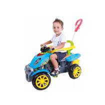 Carrinho de passeio quadriciclo meninos com haste empurrador - colorido