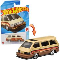 Carrinho Hot Wheels 1986 Toyota Van Bege Colecionável Mattel Carrinho Hot Wheels 1986 Toyota Van Bege Colecionável Mattel