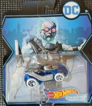 Carrinho Hot Wheels Character Cars DC Comics Mr. Freeze GFN52- Mattel (4172)