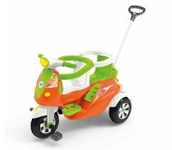 Carrinho Infantil De Passeio Empurrador Com Pedal Moto Duo Calesita Colorido Com Capacete Protetor Carrinho Infantil De Passeio Empurrador Com Pedal Moto Duo Calesita Colorido Com Capacete Protetor
