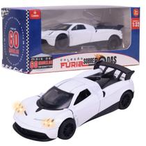Carrinho Miniatura Branco Pull Back 1:32 C/ Som e Luz - Castela