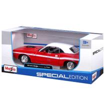 Carrinho miniatura especial edição dodge 1970 maisto