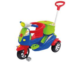 Carrinho Triciclo de Passeio e Pedal Infantil Moto Uno Calesita Com Capacete
