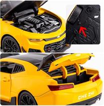 Carro de brinquedo modelo Camaro Bumblebee em escala 1/24 com som e luz Carro de brinquedo modelo Camaro Bumblebee em escala 1/24 com som e luz
